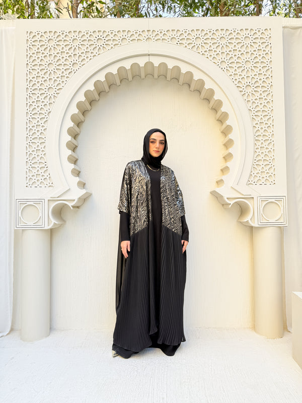 Free Size Pleated Cape Black C240