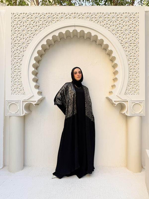 Free Size Pleated Cape Black C240