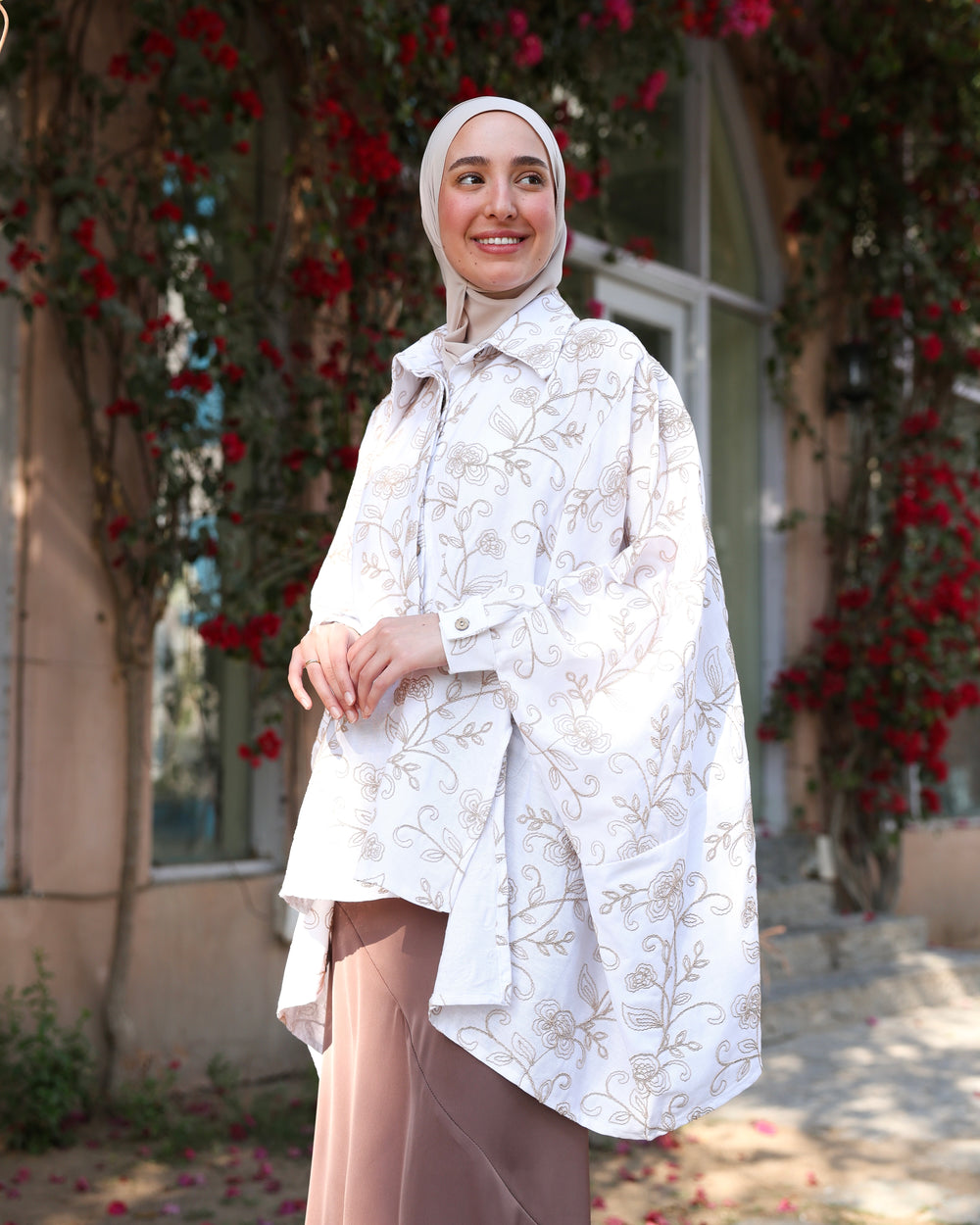 Floral Embroidered Oversized Linen Shirt Offwhite C2190