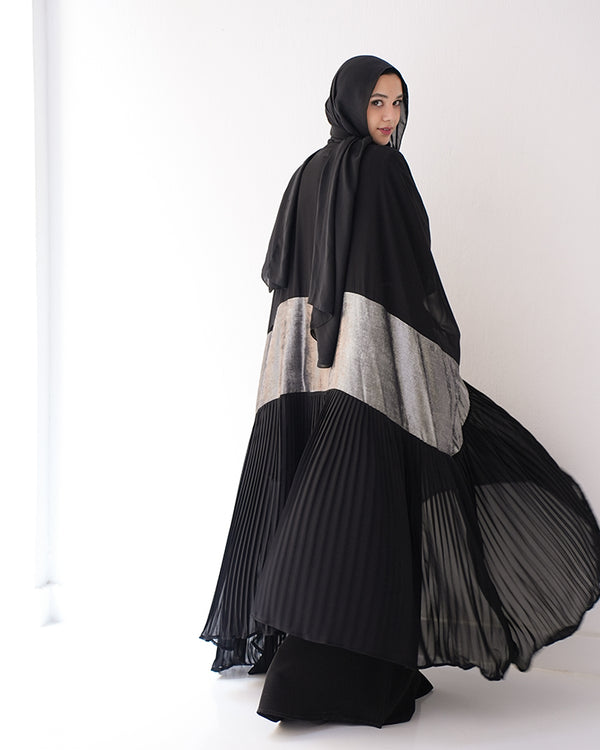 Free Size Pleated Cape Black Silver C215