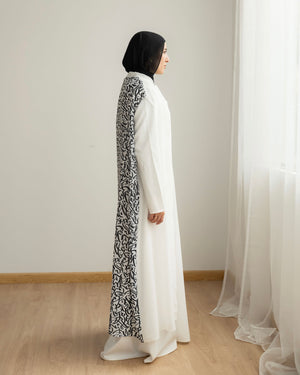 The Calligraphy Off White Cape C512