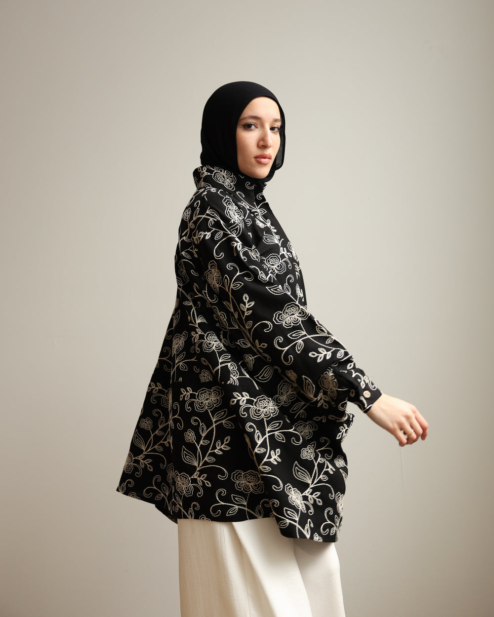 Floral Embroidered Oversized Linen Shirt Black C2190