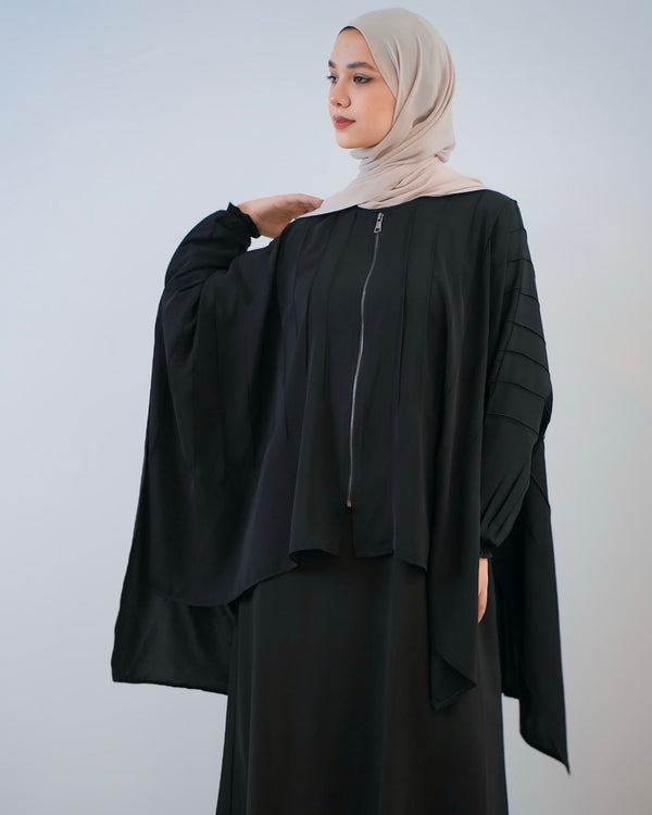 Free Size Black Zippered Cape C253
