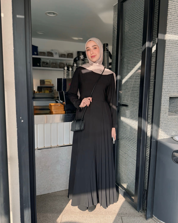 Asymmetrical Pleated Abaya Black C104