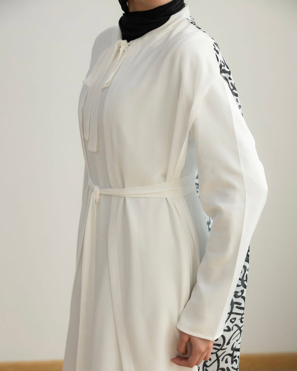 The Calligraphy Off White Cape C512