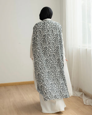 The Calligraphy Off White Cape C512