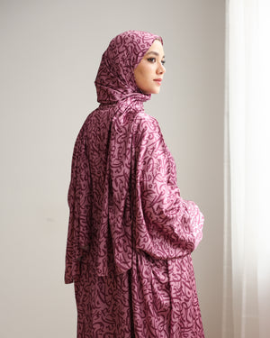 The Calligraphy Sakina Pink Prayer Set C511