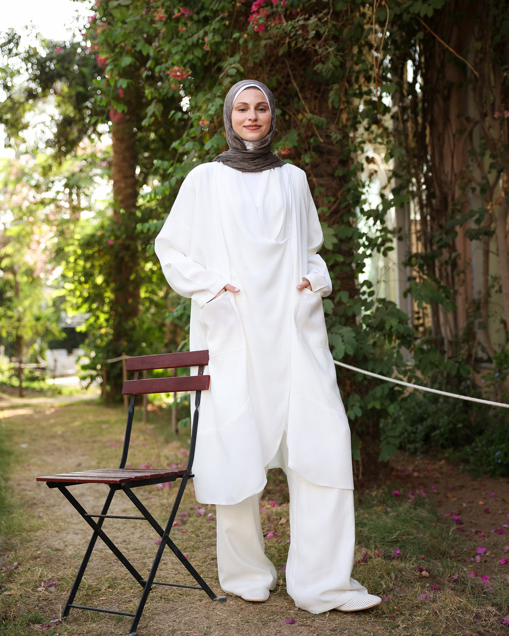 Flowy Layered Blouse & Pants Set in Offwhite C523