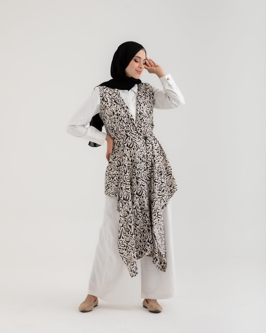Sleeveless High Low Cardigan Beige Black C121