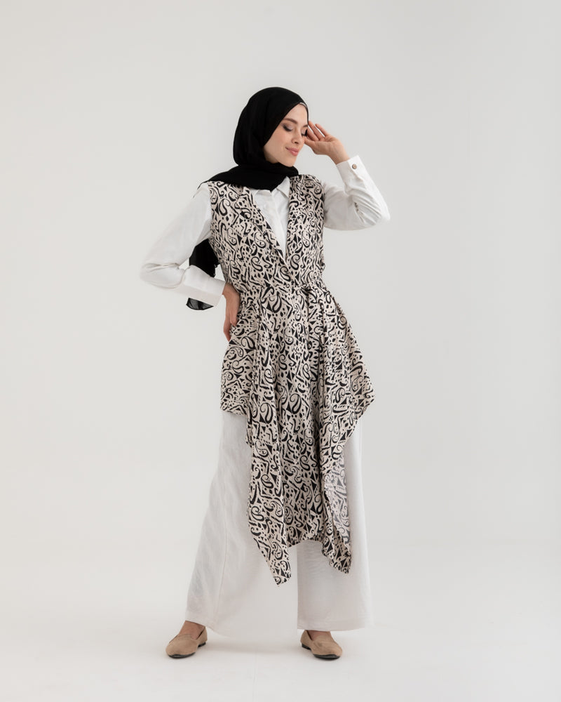 Sleeveless High Low Cardigan Beige Black C121