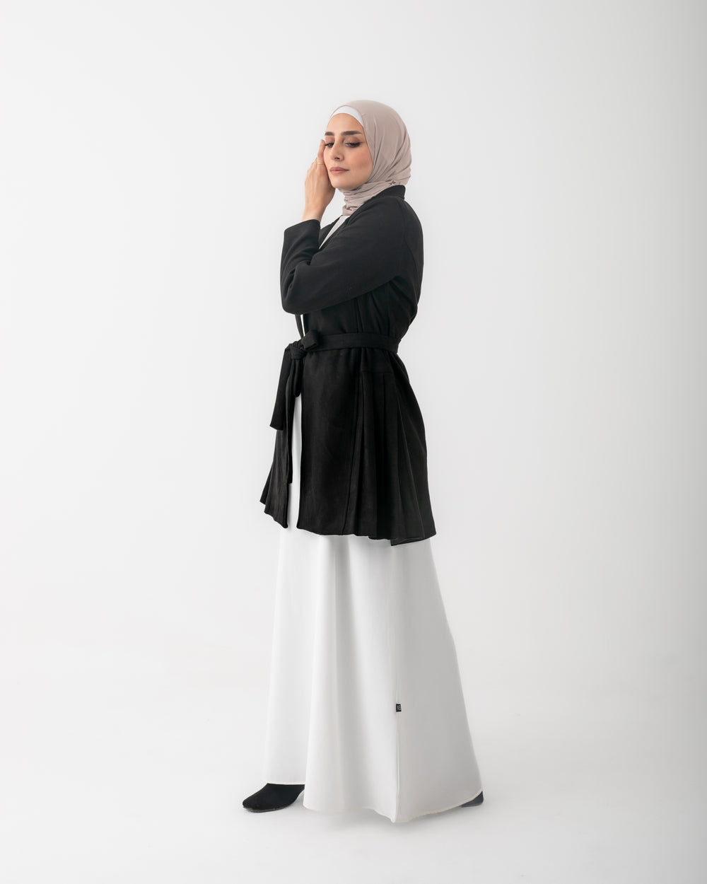 Suede Side Pleated Coat Black C194