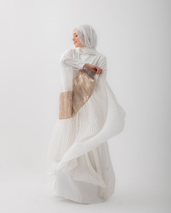Free Size Pleated Cape Offwhite Gold C215