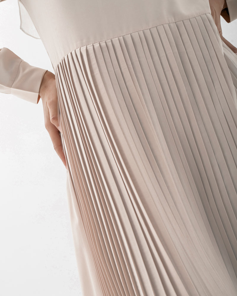 Sleeved Pleated Dress Cream C211