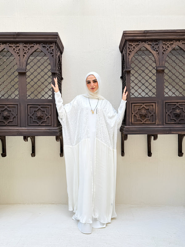 Free Size Pleated Cape Offwhite C240