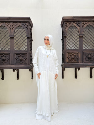 Free Size Pleated Cape Offwhite C240