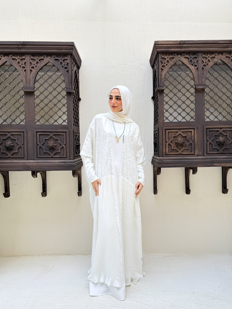 Free Size Pleated Cape Offwhite C240