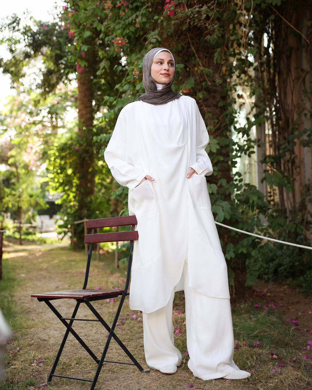 Flowy Layered Blouse & Pants Set in Offwhite C523