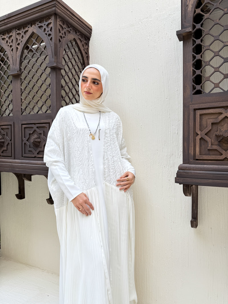 Free Size Pleated Cape Offwhite C240