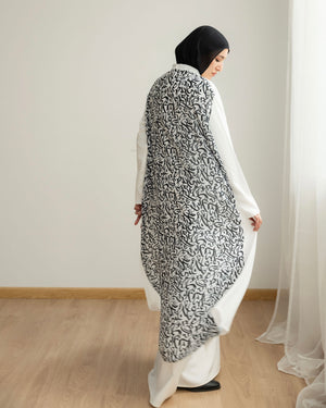 The Calligraphy Off White Cape C512