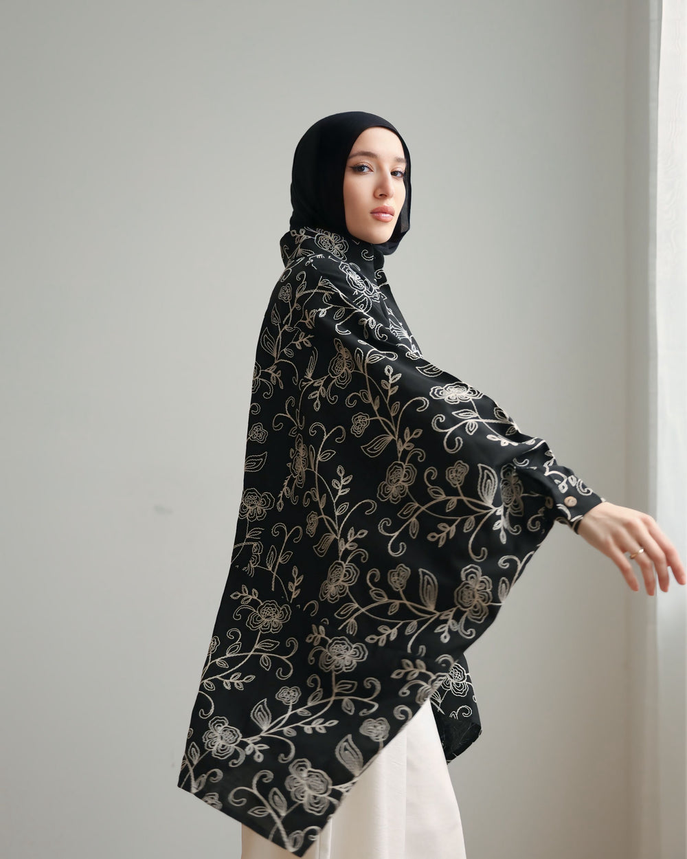 Floral Embroidered Oversized Linen Shirt Black C2190