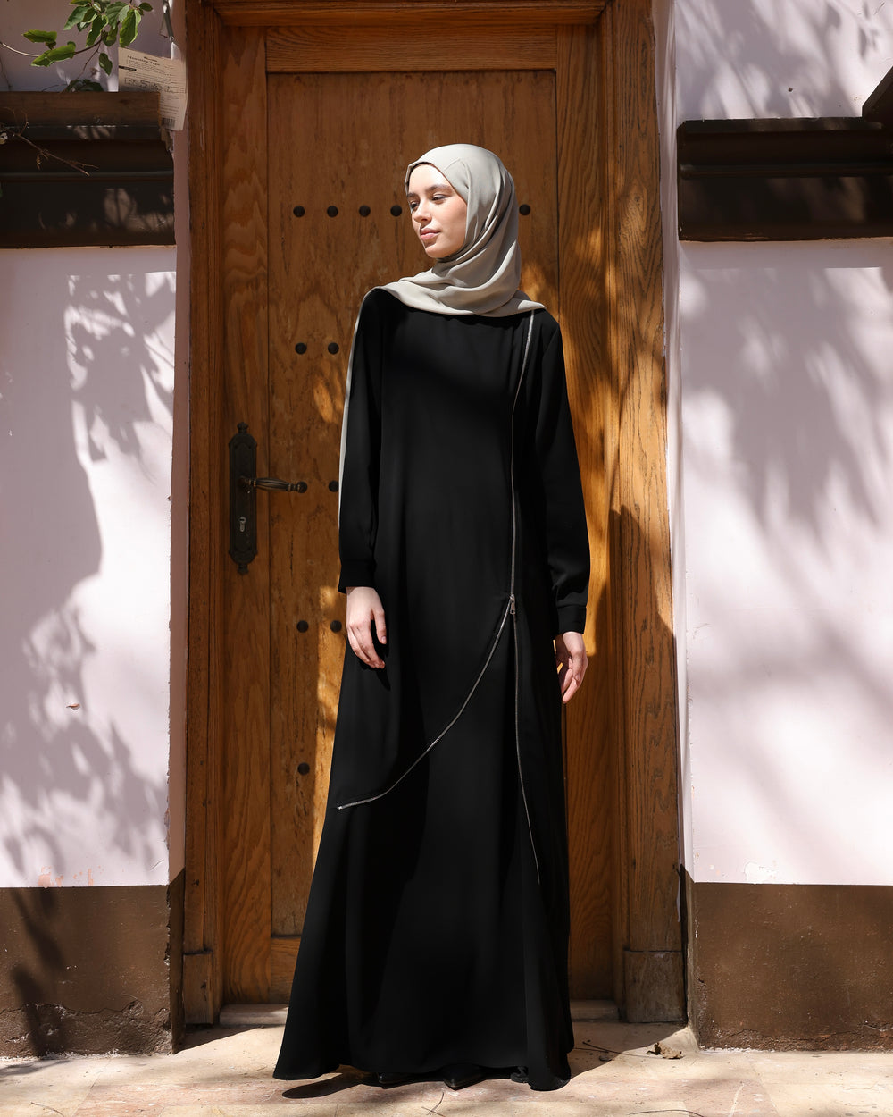 Asymmetric Zip Abaya C270