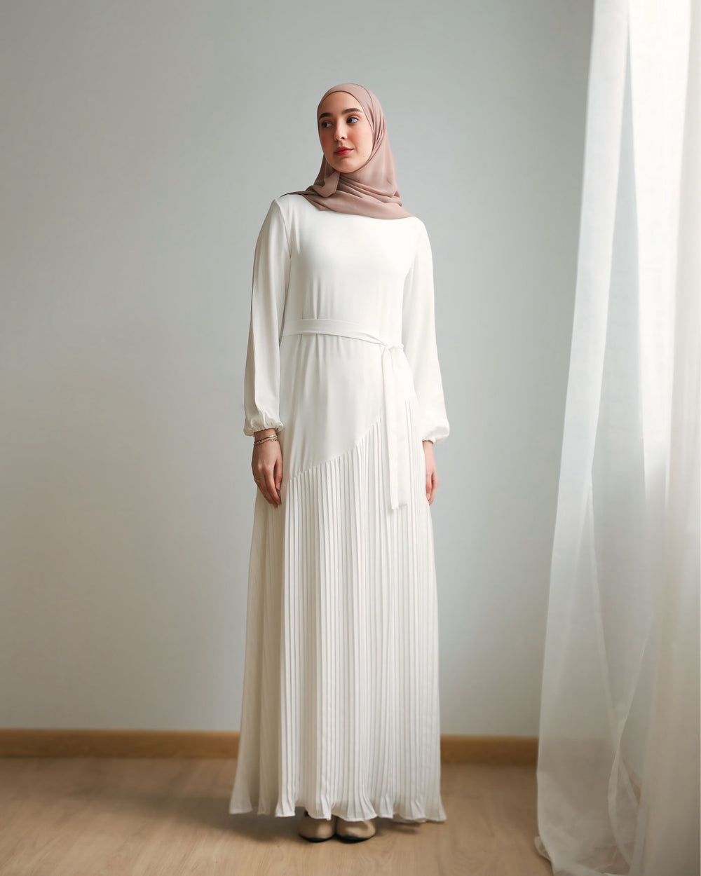 Pleated Chiffon Dress Offwhite C74