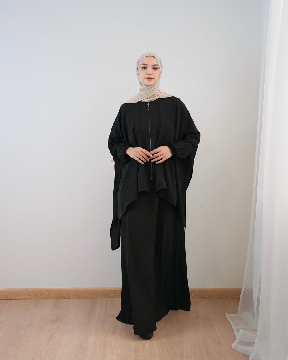 Free Size Black Zippered Cape C253