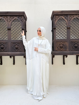 Free Size Pleated Cape Offwhite C240