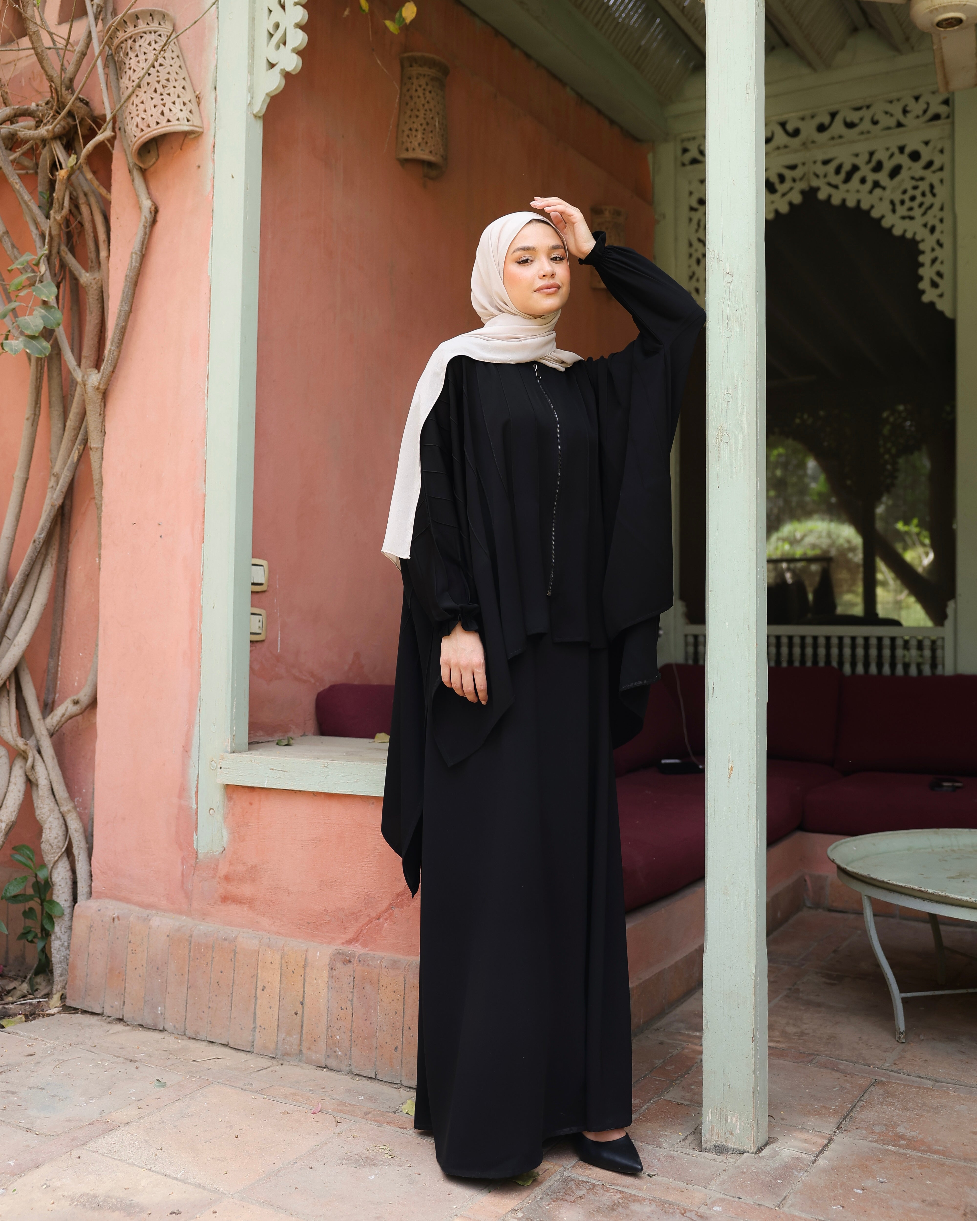 Free Size Black Zippered Cape C253