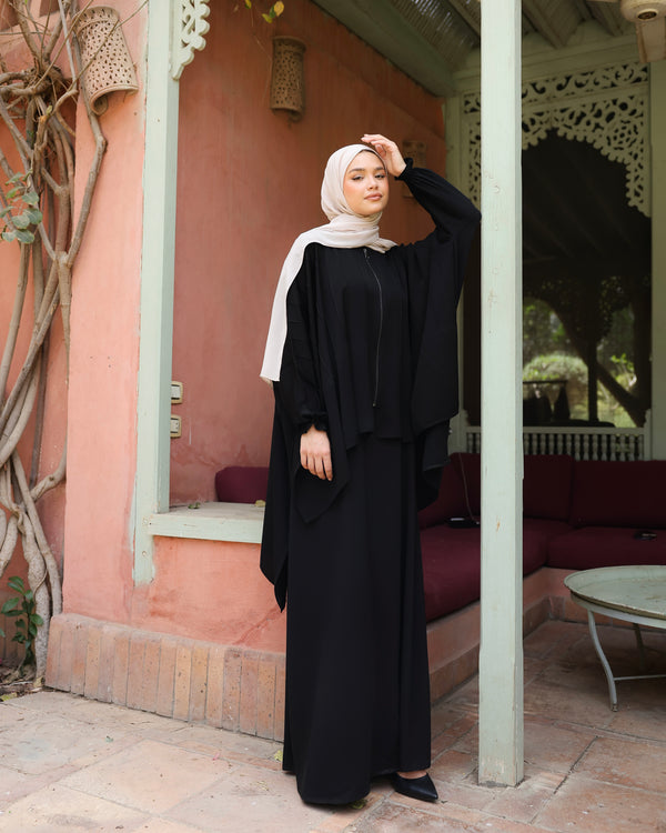 Free Size Black Zippered Cape C253