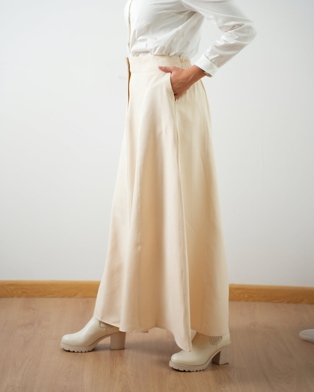 Suede Maxi Skirt Cream C2030