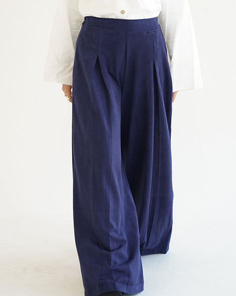 Suede Wide Pants Navy C170