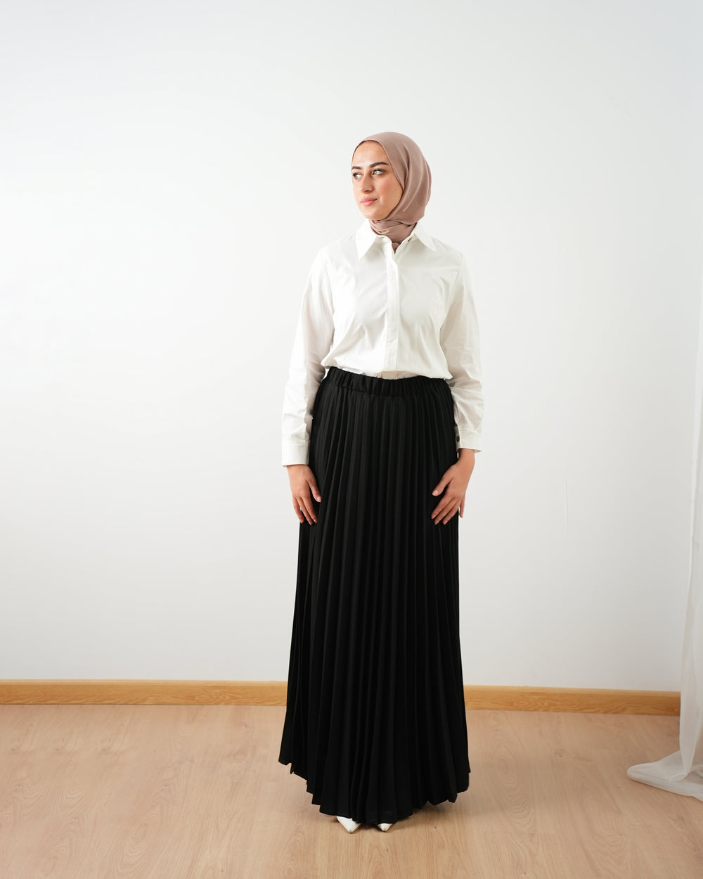 Maxi Crepe Pleated Skirt Black C503