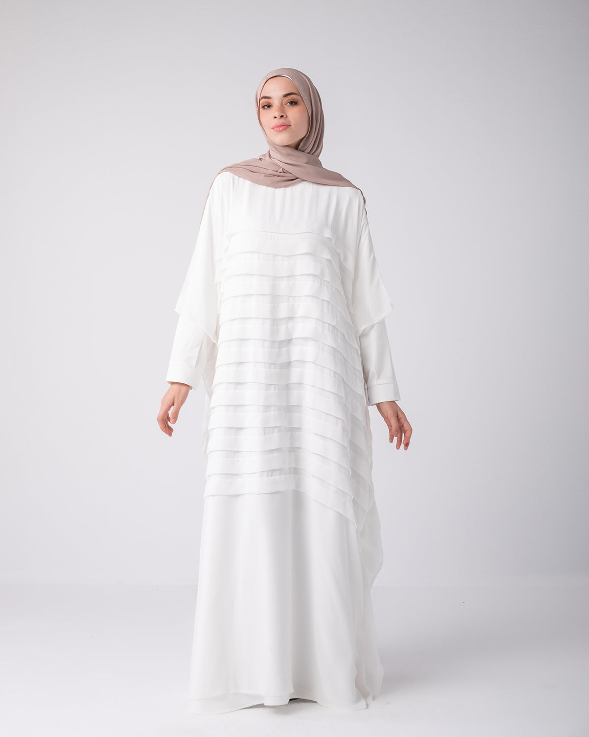 Free Size Pleated Cape Off-white C185