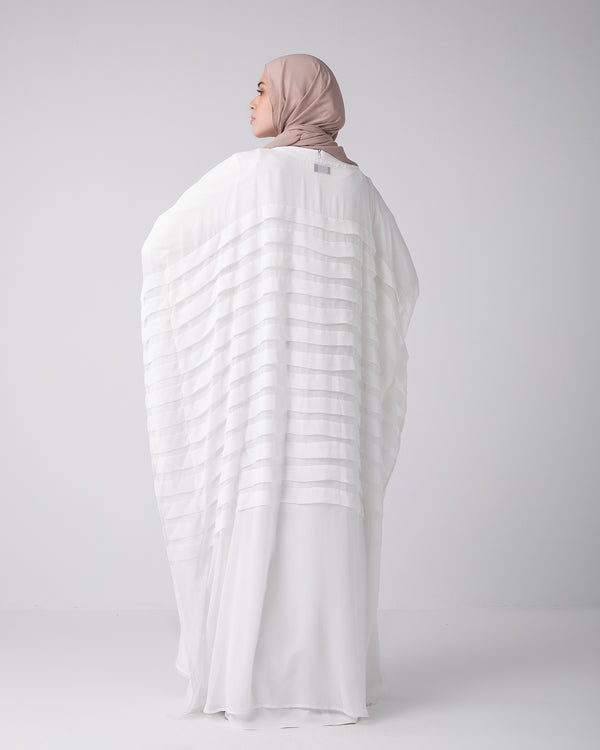 Free Size Pleated Cape Off-white C185